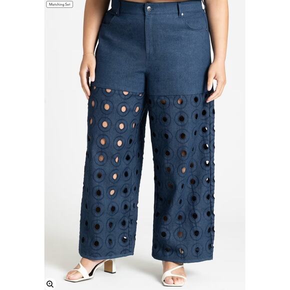 Eloquii Denim - Eloquii Plus Circular Cutout Dark Wash Denim Pant size 20